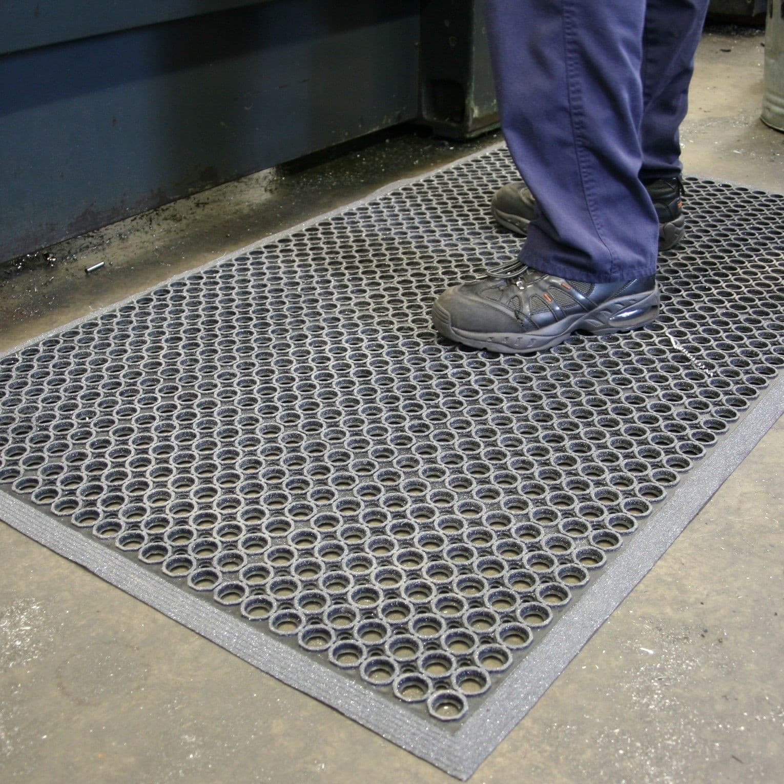 COBA Premium Non-Slip Nitrile Safety Mats with Carbide Gritted Surface 0.9m x 1.5m