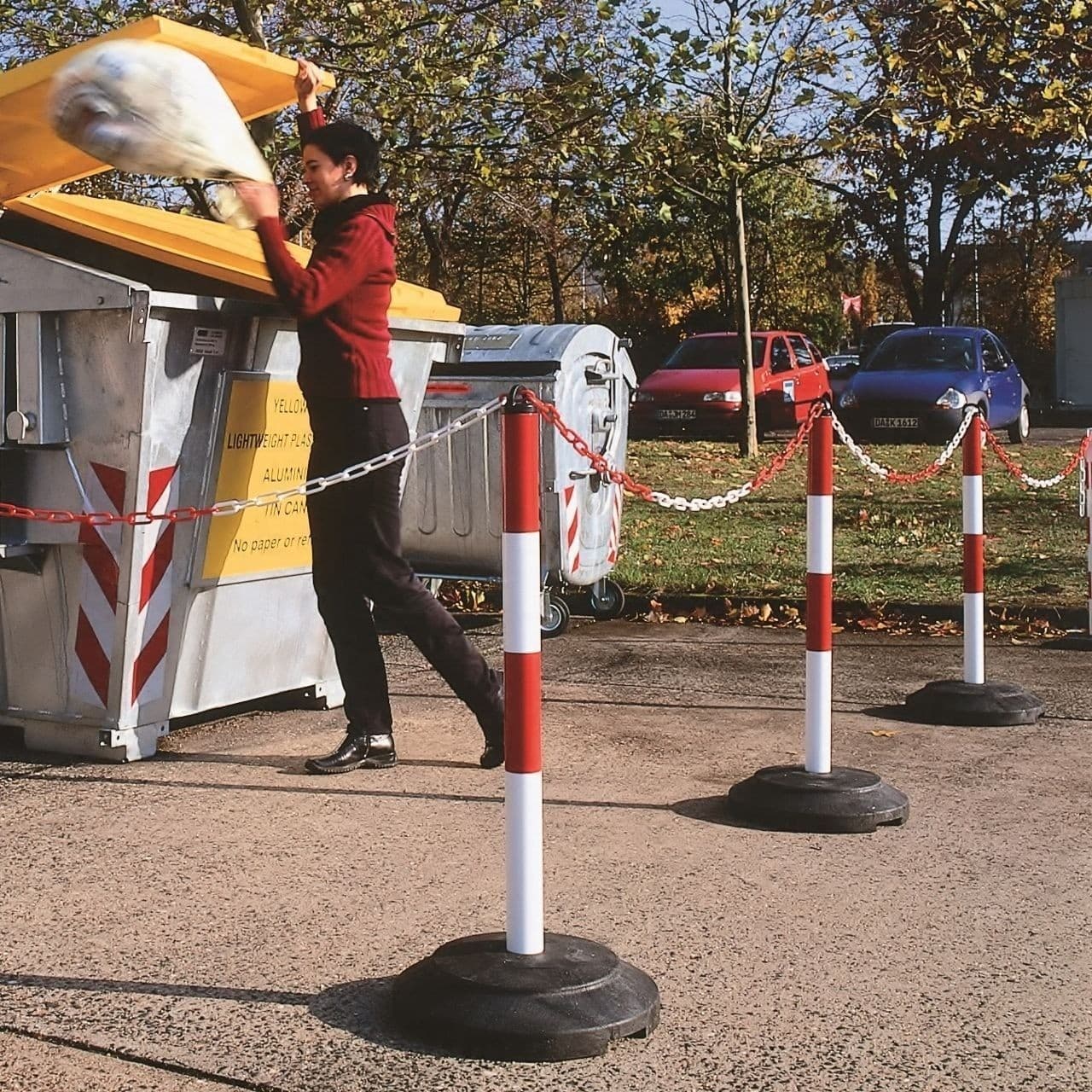 Chain Post Barrier System with Heavy Rubber Base & Steel Posts