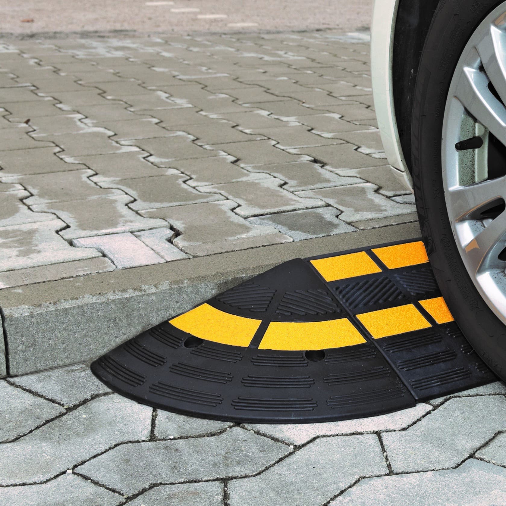 Heavy Duty Kerb Ramps Black with Yellow Reflective Panels