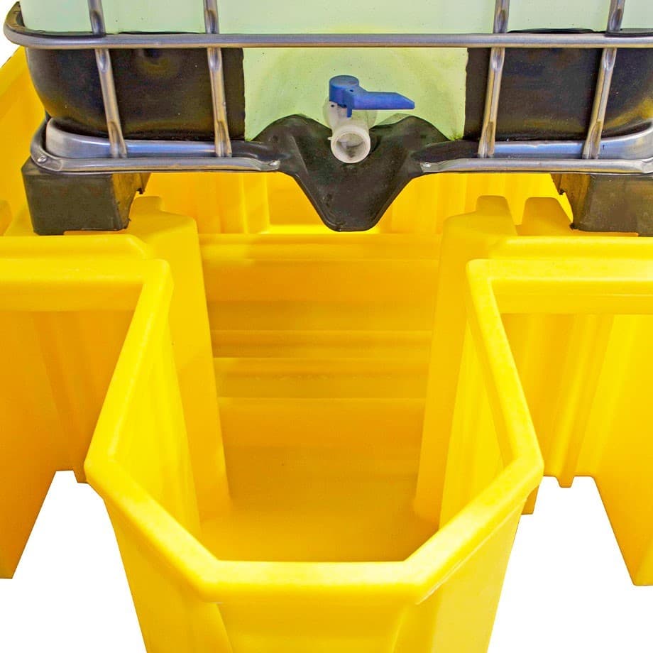 Romold | BB1D | IBC Spill Pallets with Integrated Dispensing Area