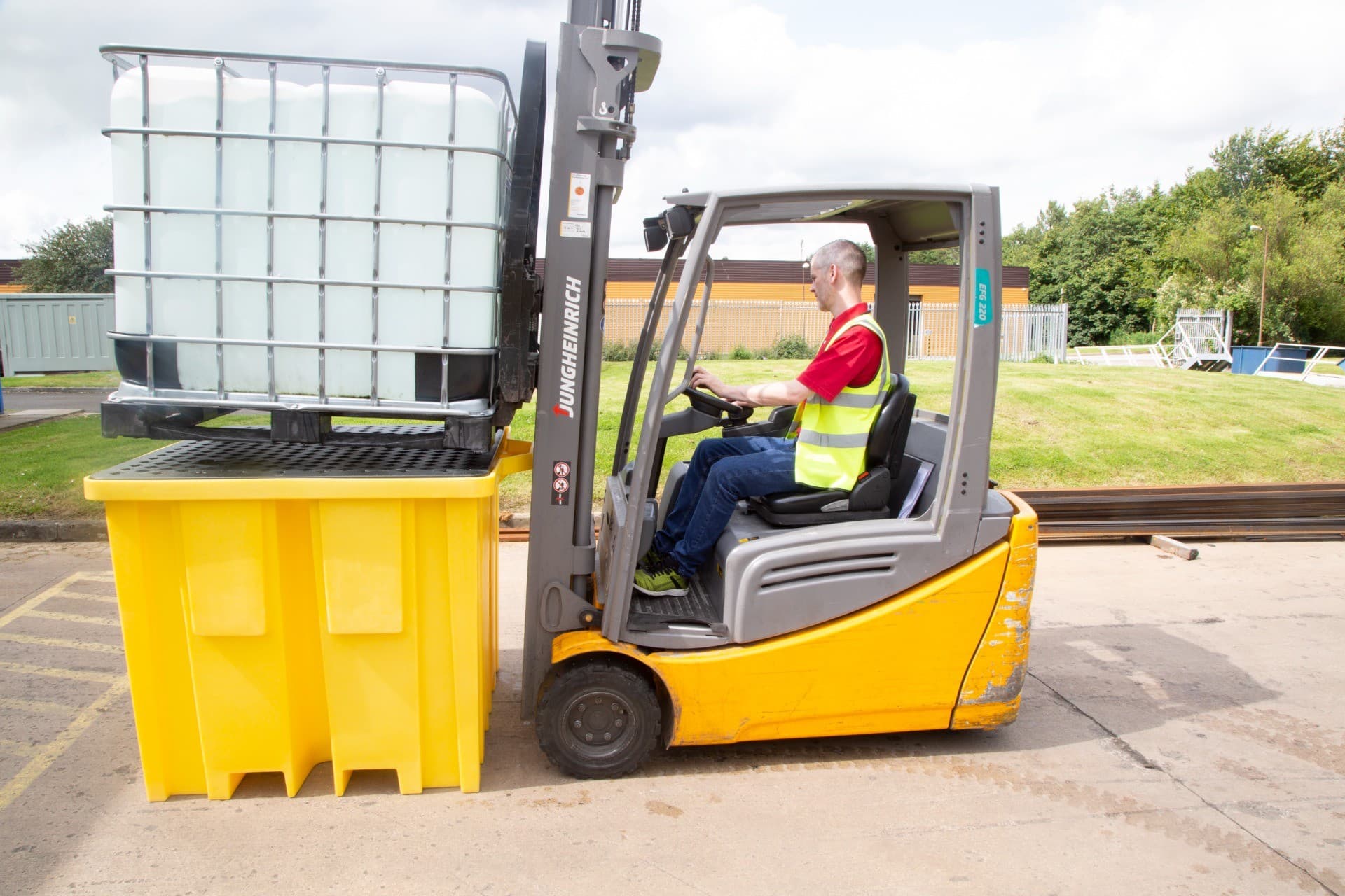 Romold | BB1FW | Single IBC Spill Pallet with 4-Way Forklift Access