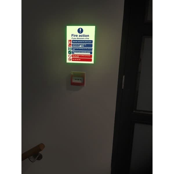 Fire Action Notice with Automatic Brigade Call, Do Not Use Lifts