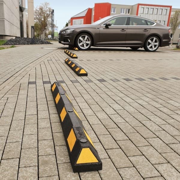 TRAFFIC-LINE Rubber Parking Kerbs / Wheel Stops