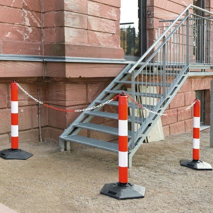 1m High Red & White Reflective Posts - Choice of 2 Bases