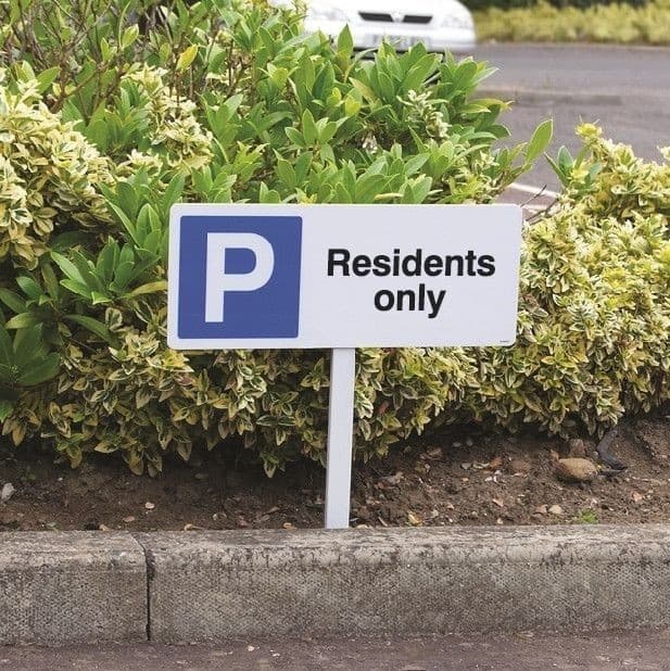 Residents Parking Only Verge Sign with Post | 450mm x 150mm