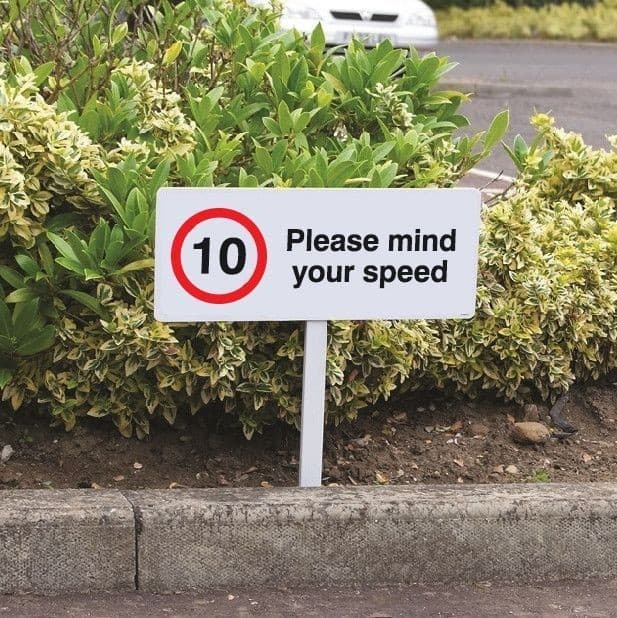10mph Please Mind Your Speed Verge Sign with Post | 450mm x 150mm