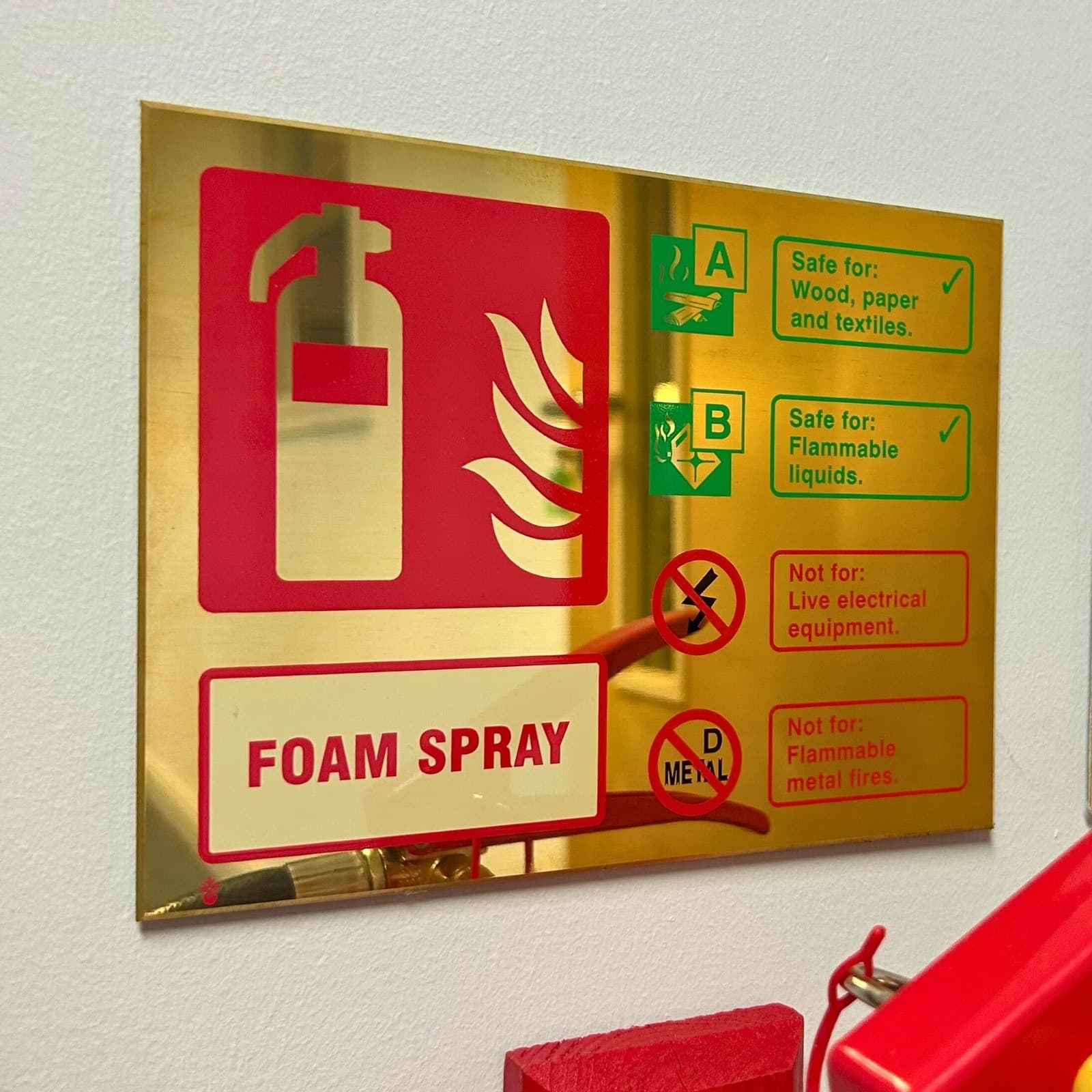 Foam Spray Extinguisher ID Sign | 200mm x 150mm | Polished Brass (Prestige)