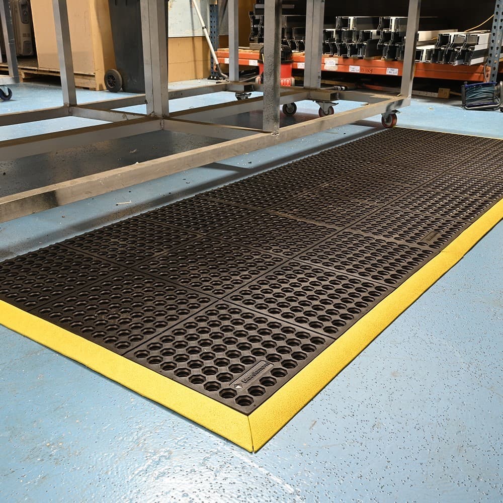 ComfortTread Interlocking Nitrile Rubber Anti-Fatigue Matting