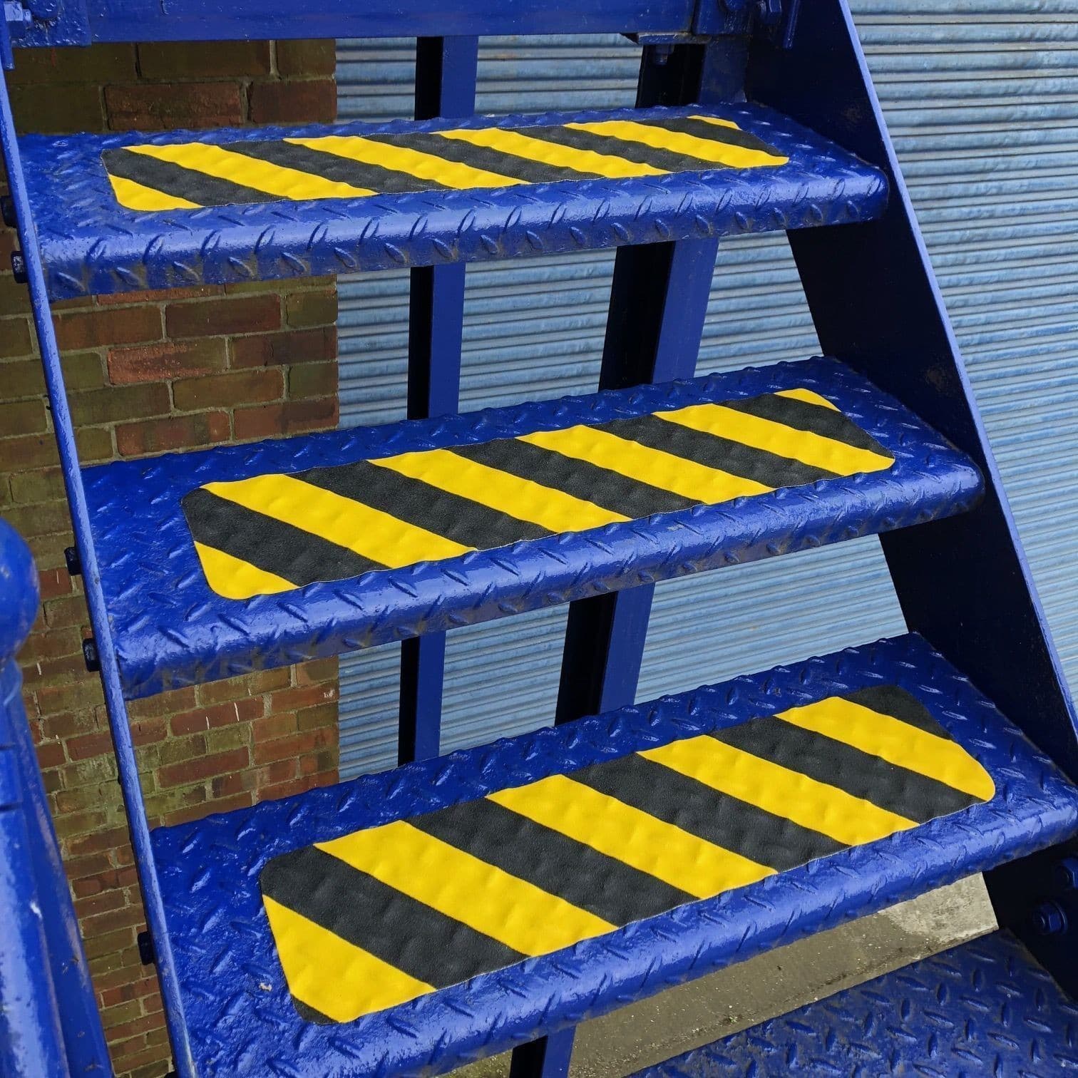 Yellow / Black Highly Conformable Aluminium Foil Backed Anti-Slip Treads 150mm x 610mm