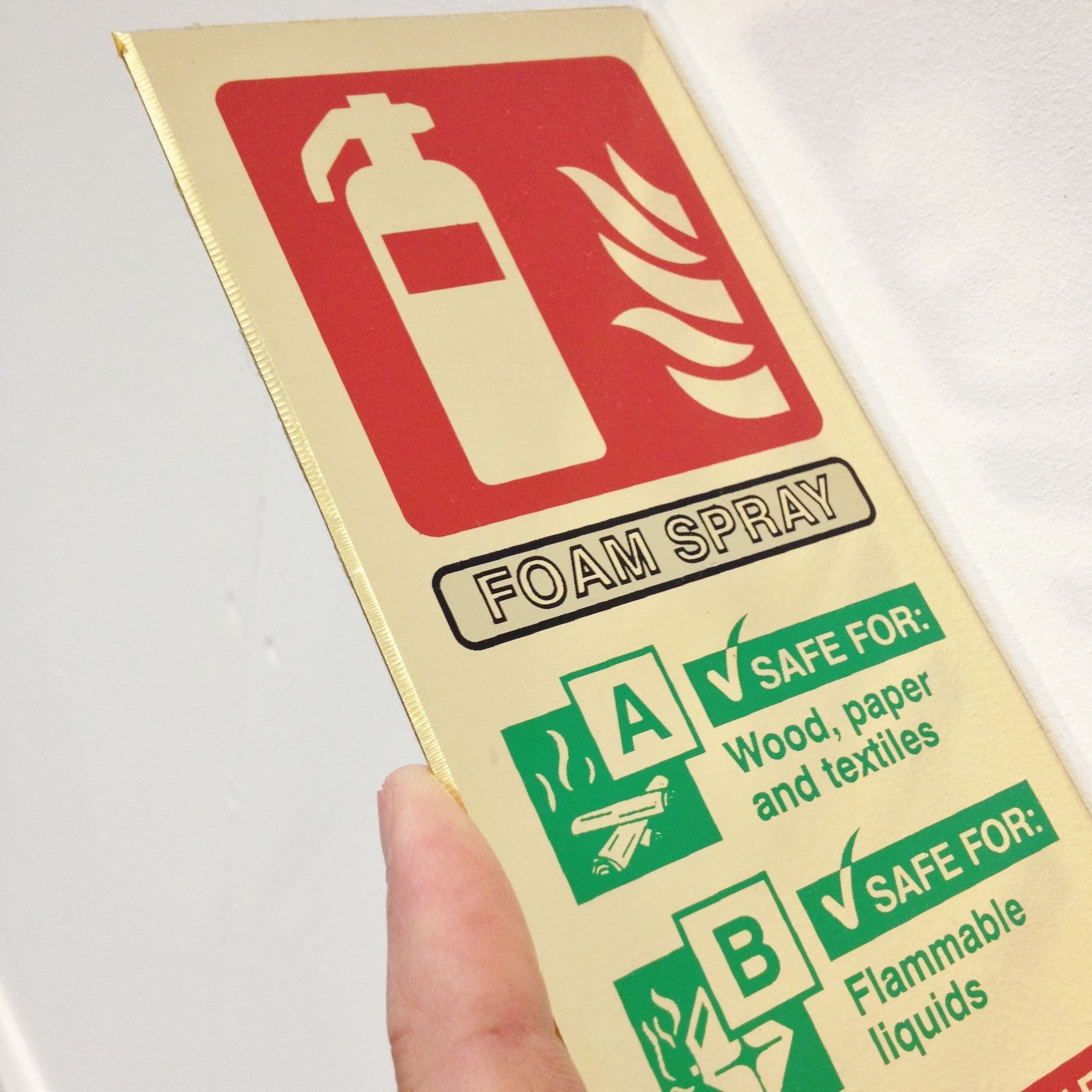 Foam Spray Extinguisher Identification Sign | 75mm x 200mm | Polished Brass