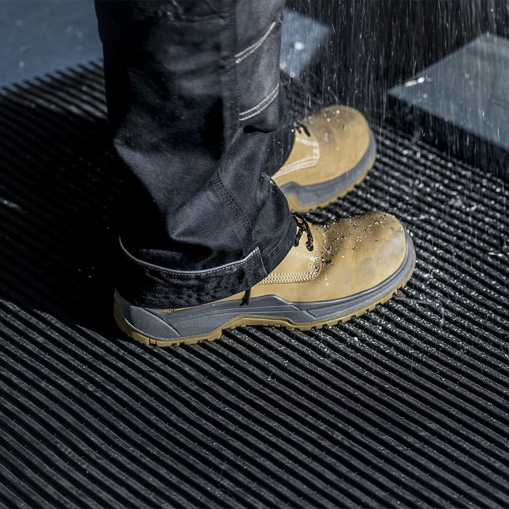 SafeGrip Elite Heavy-Duty Duckboard Anti-Slip Matting