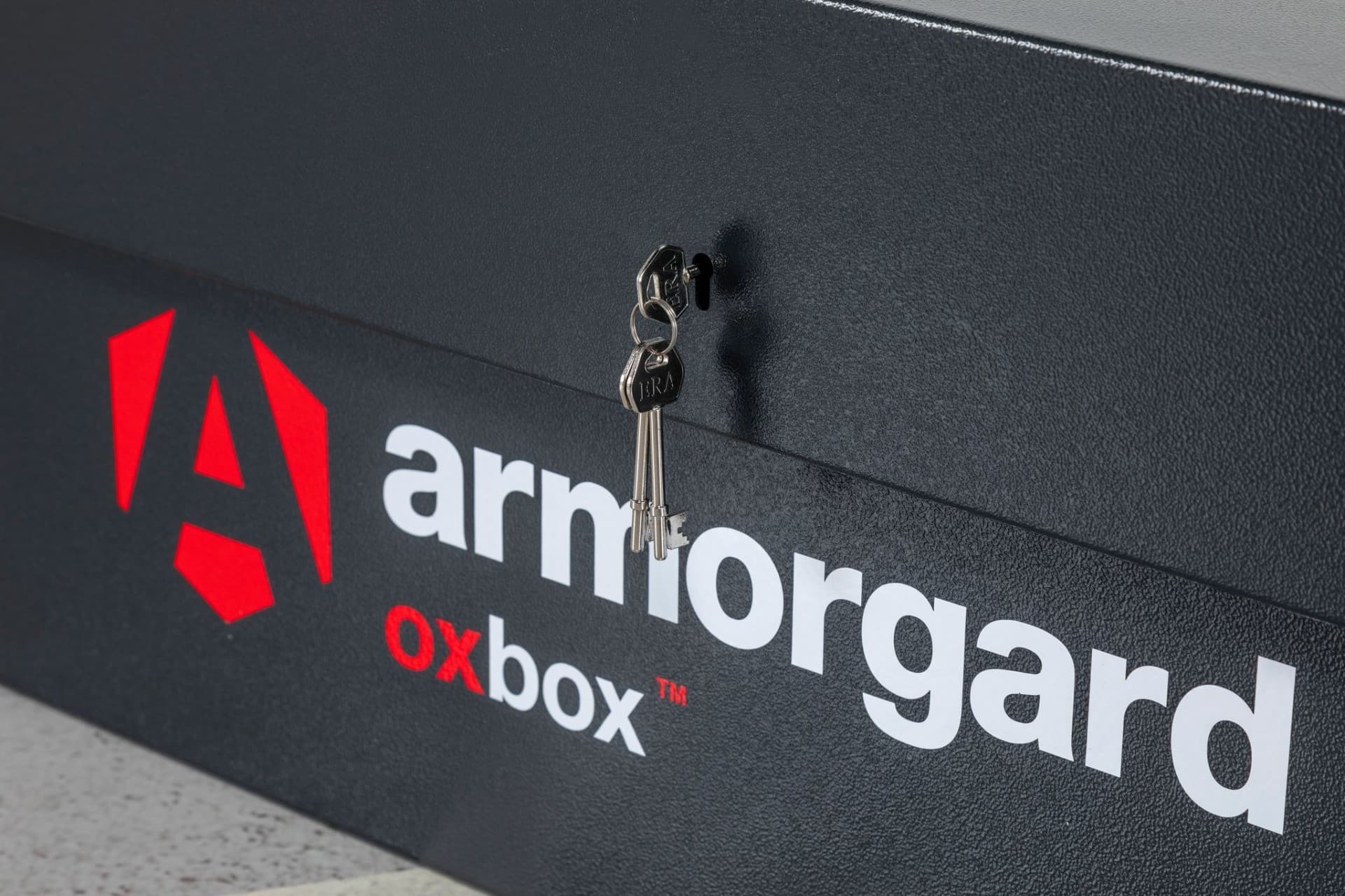 Armorgard OX05 OxBox Van Box 810mm(w) x 470mm(d) x 385mm(h)