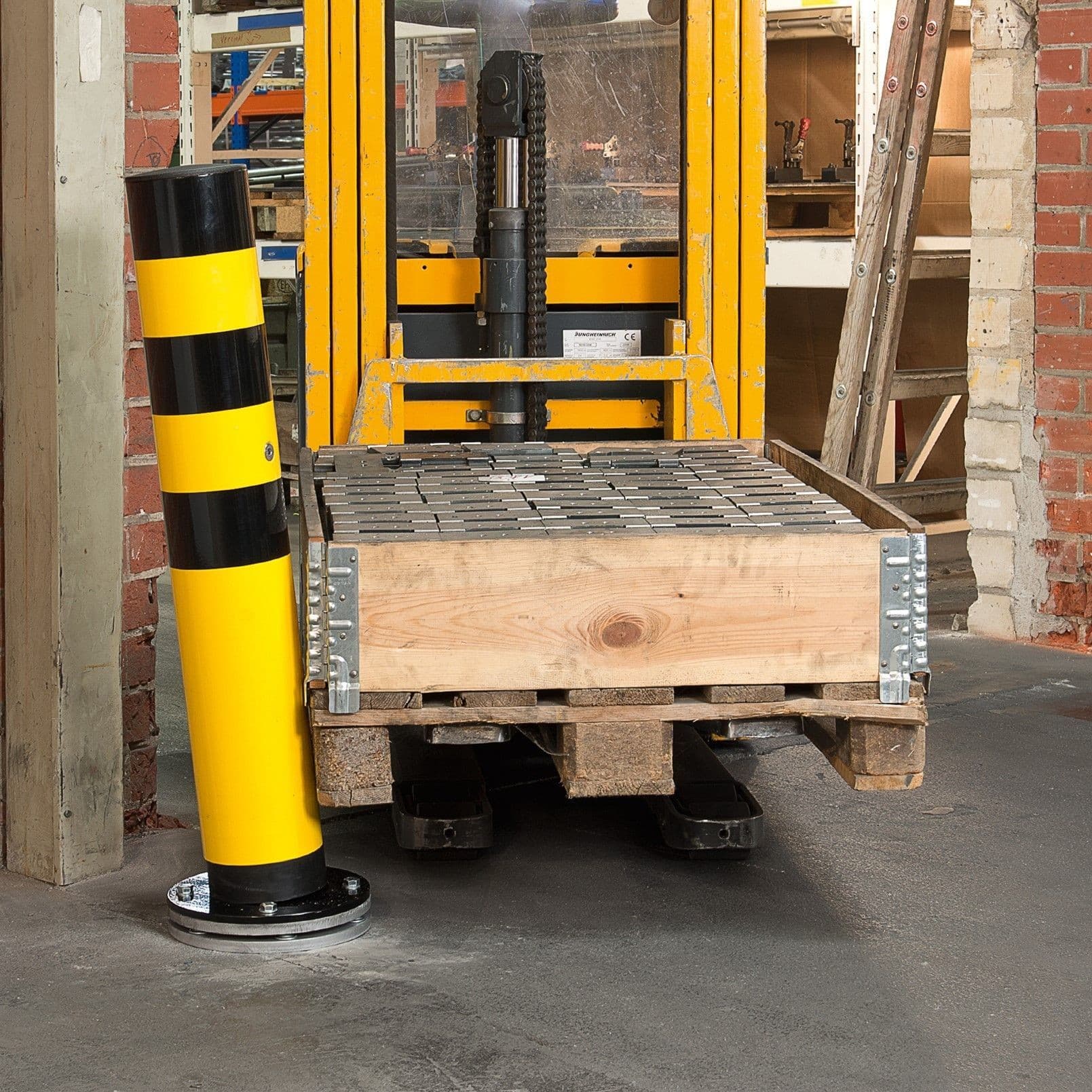 High Impact Rotating Flex Bollard