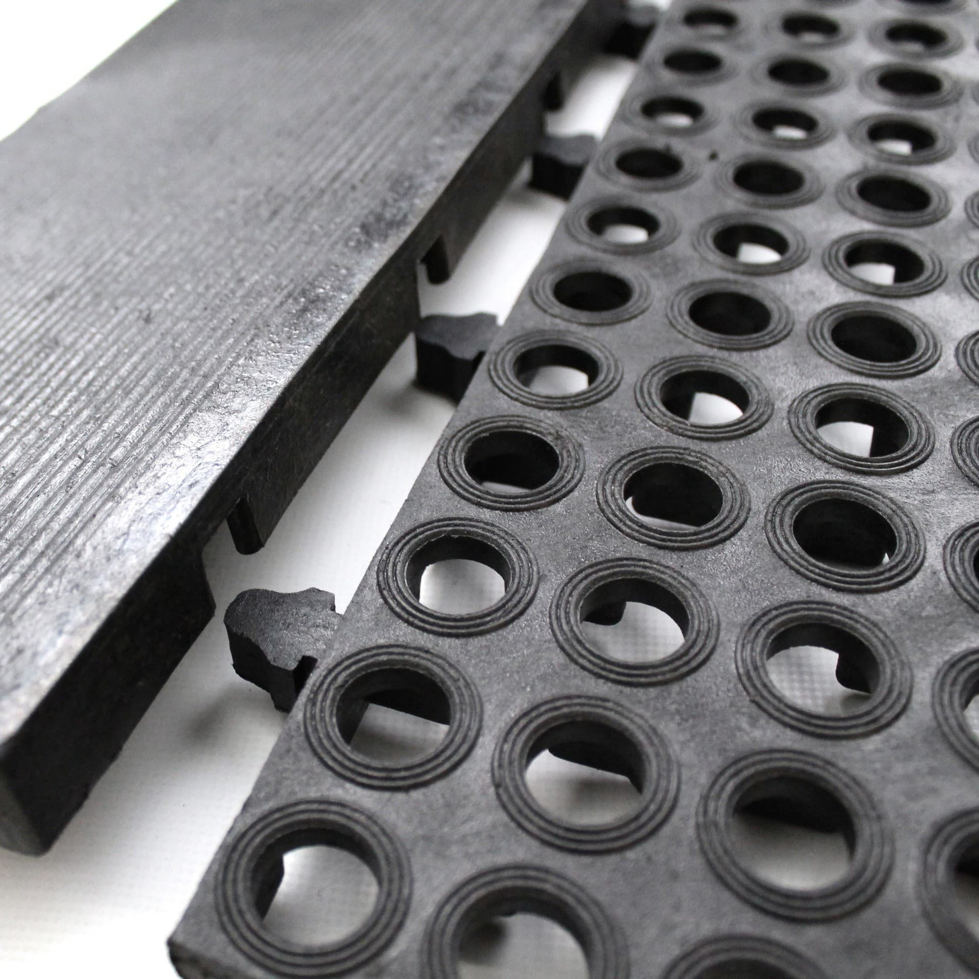 COBA ToughDeck Modular Workplace Matting