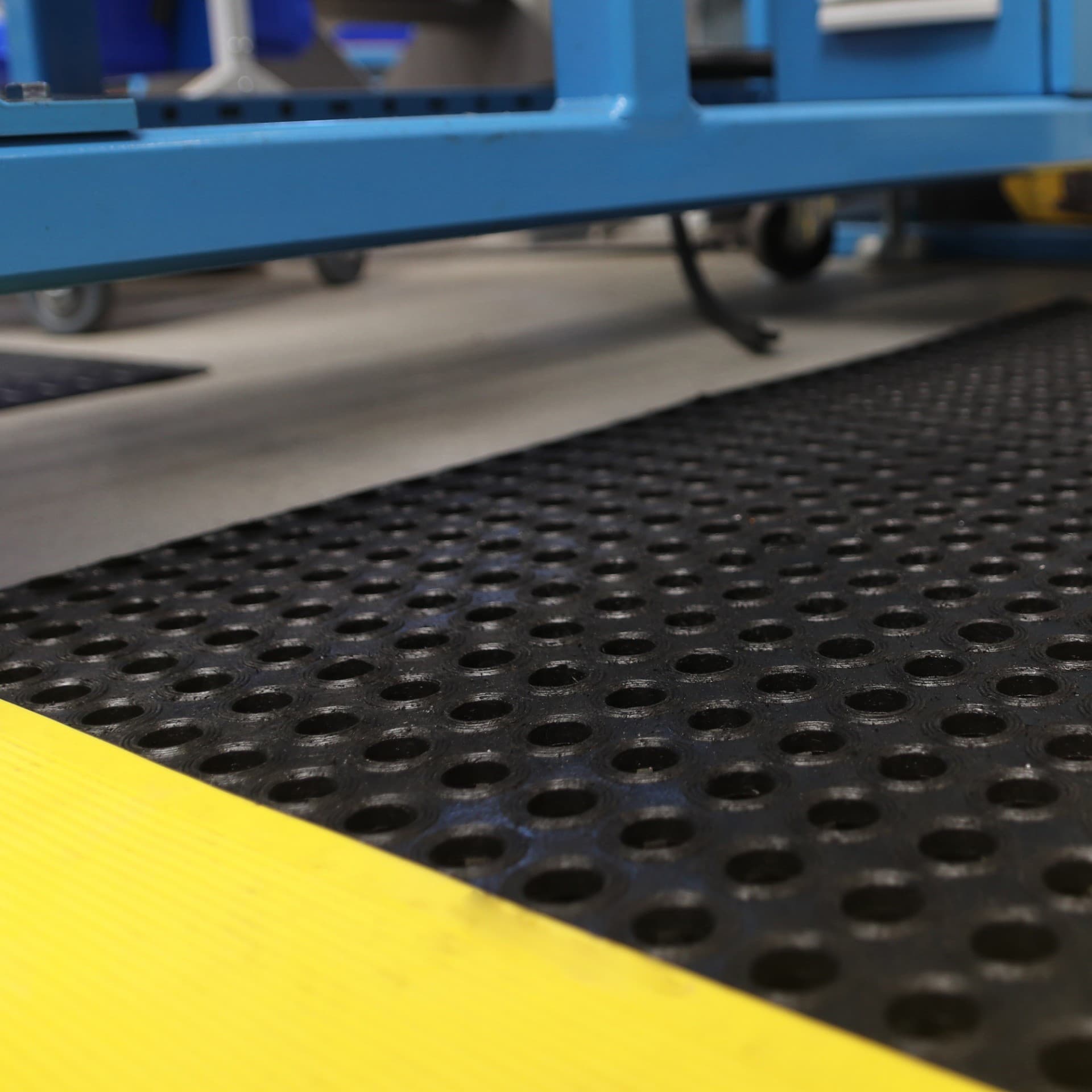 COBA ToughDeck Modular Workplace Matting